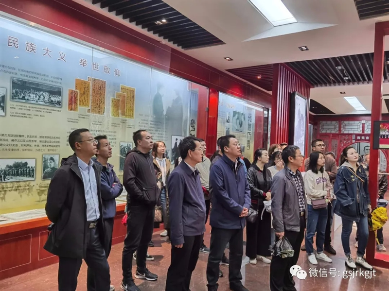 天水市政府金融辦、甘肅金控天水擔(dān)保公司、天水卓雅服飾公司黨支部聯(lián)合舉行主題黨日活動